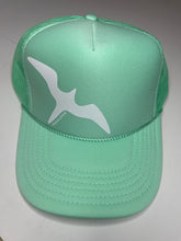 Iwa Bird Trucker Hat