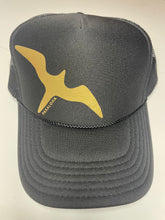 Iwa Bird Trucker Hat